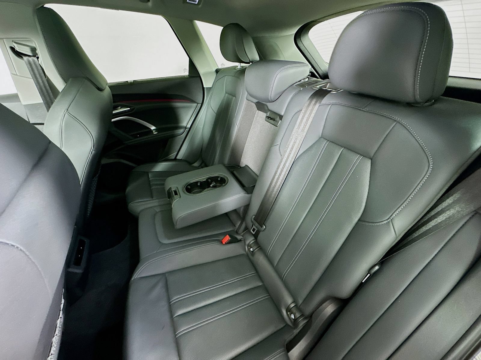 Used 2025 Audi Q5 Premium Plus w/ Premium Plus AWD/4WD image 37
