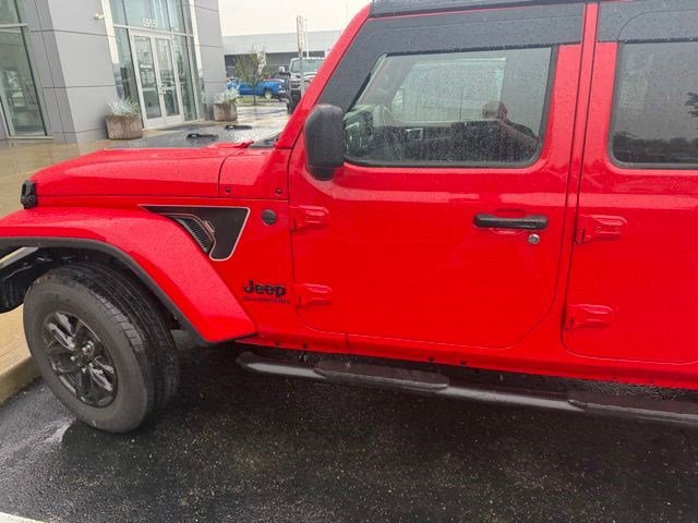 Used 2022 Jeep Gladiator Sport AWD/4WD image 8