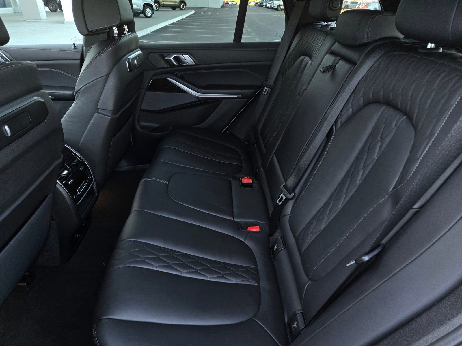 Used 2025 BMW X5 xDrive50e AWD/4WD image 12