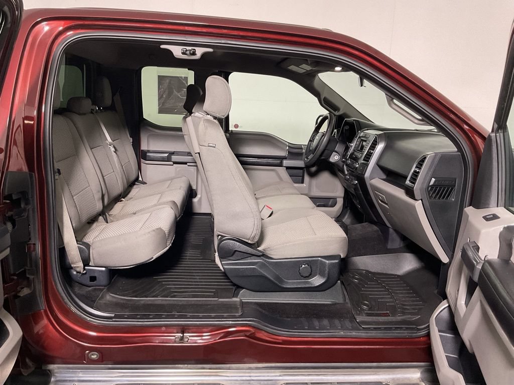 Used 2016 Ford F150 XLT AWD/4WD image 29