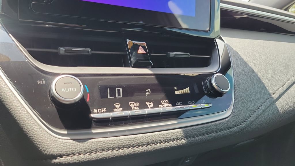 Certified 2024 Toyota Corolla SE FWD image 18