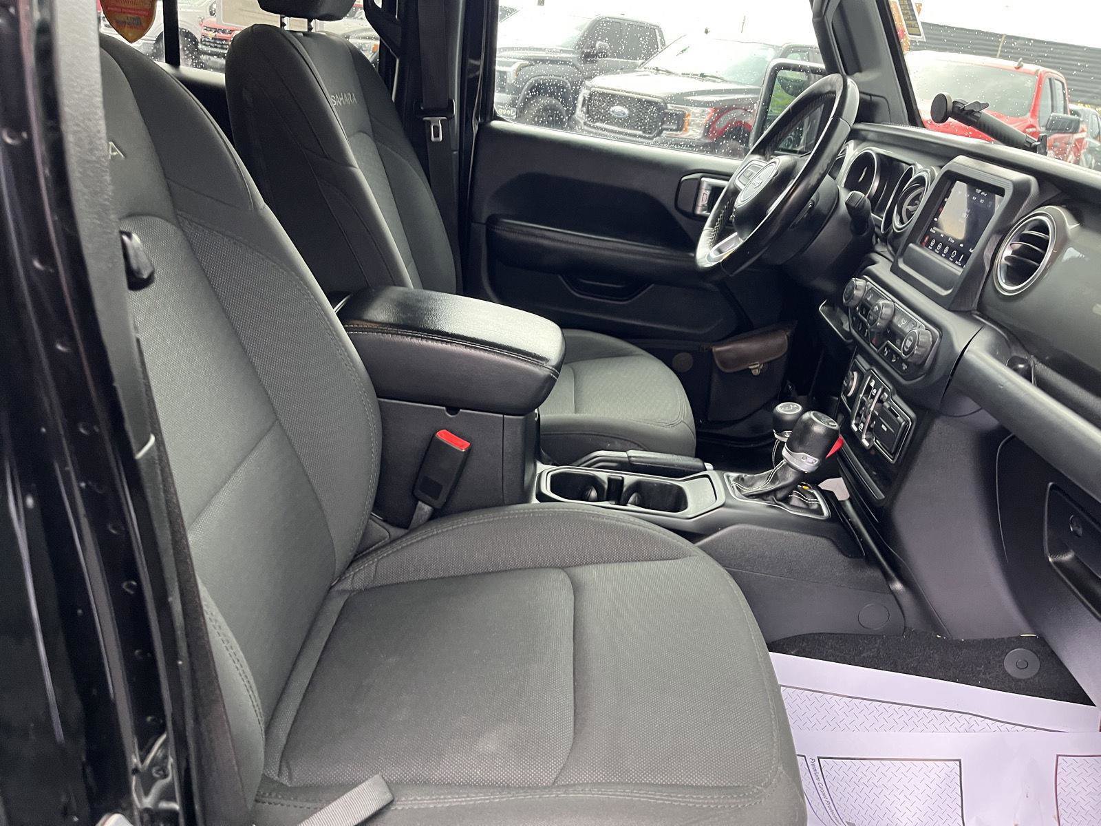 Used 2019 Jeep Wrangler Unlimited Sahara w/ Safety Group image 31