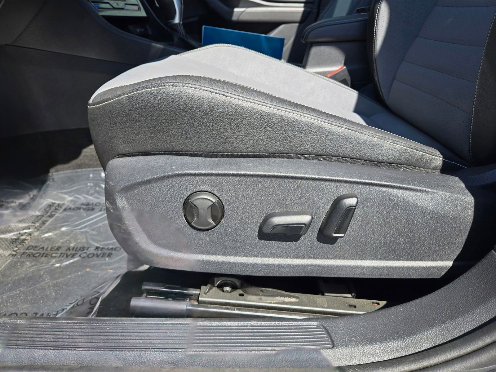 Used 2025 Volkswagen Jetta SE image 23