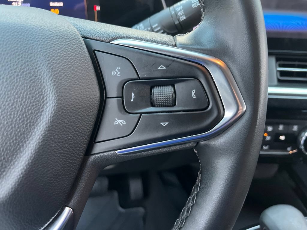 Used 2025 Chevrolet Trax ACTIV FWD image 21
