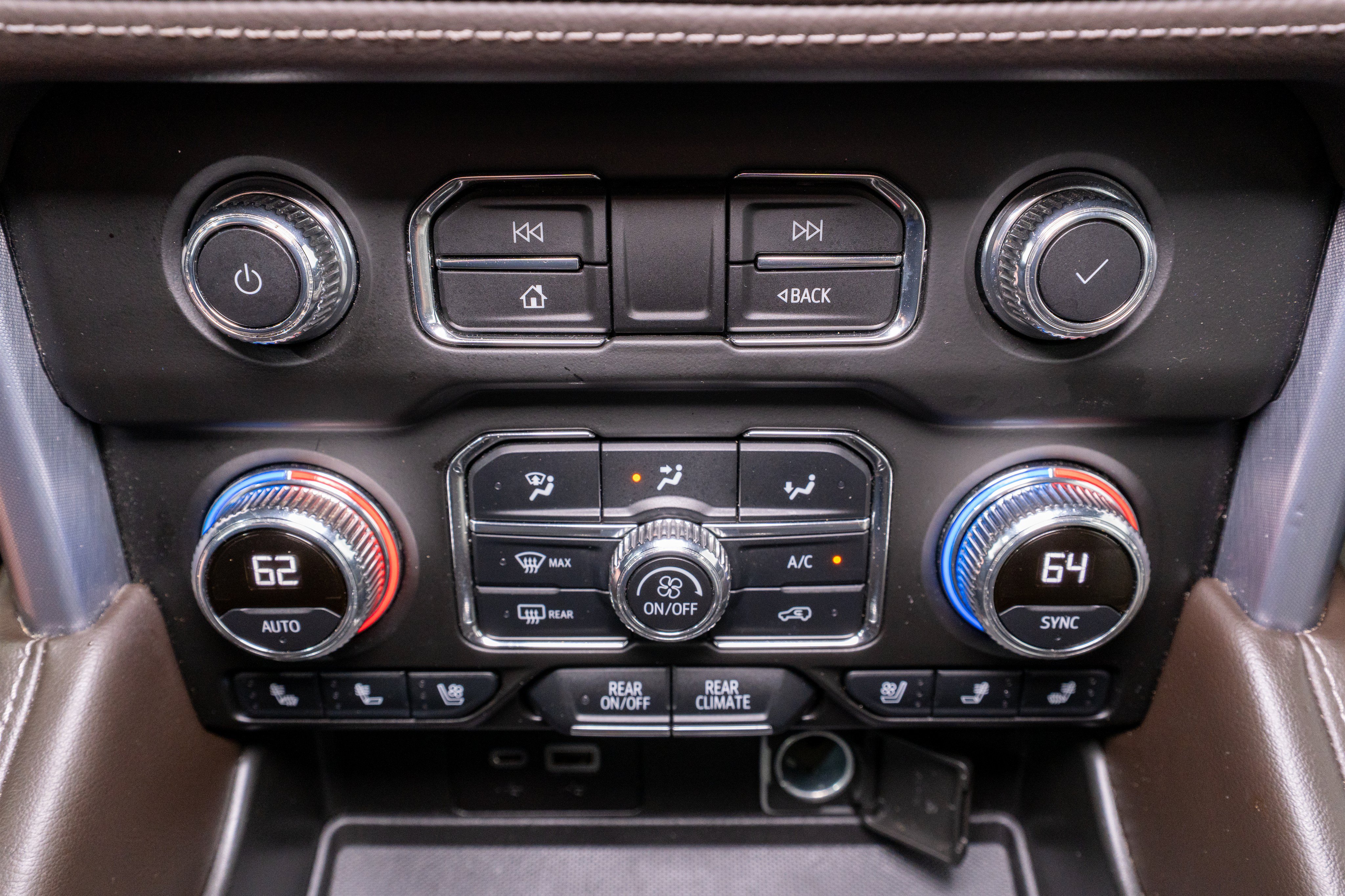 Used 2022 GMC Yukon SLT w/ SLT Premium Package AWD/4WD image 21