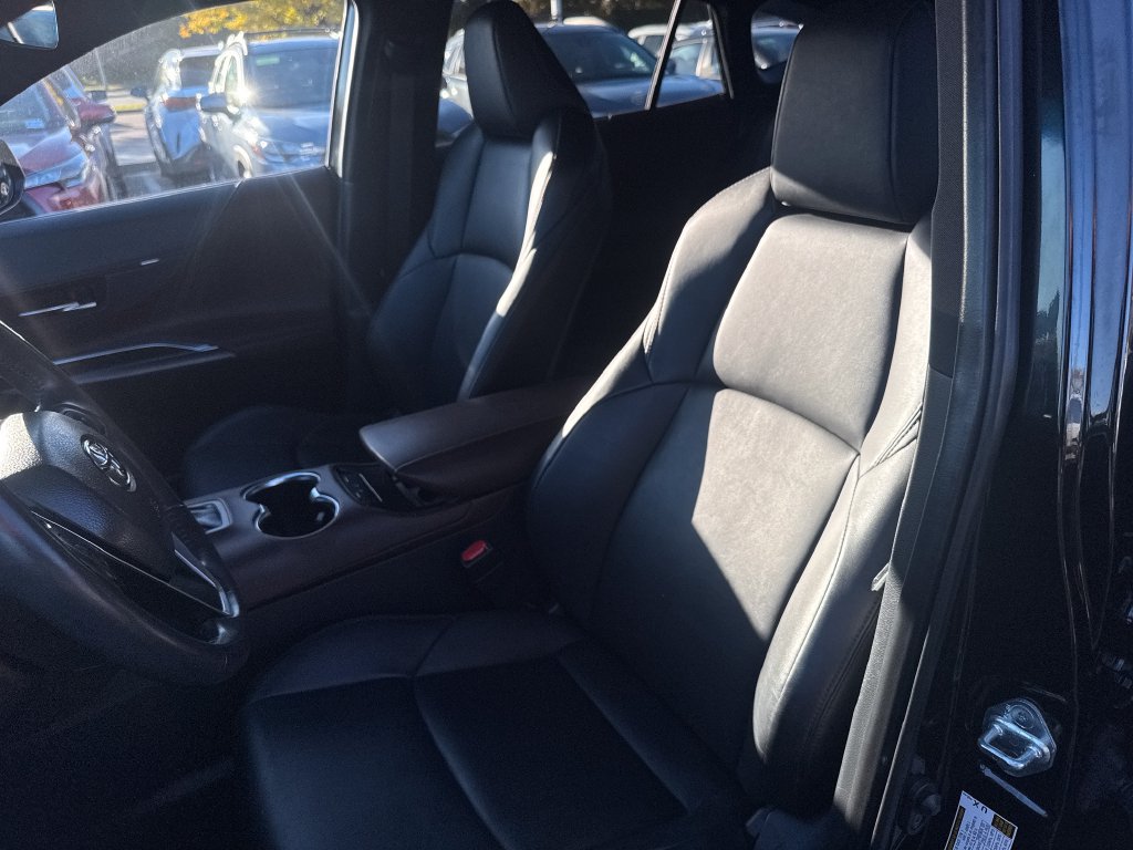 Used 2023 Toyota Venza XLE AWD/4WD image 16