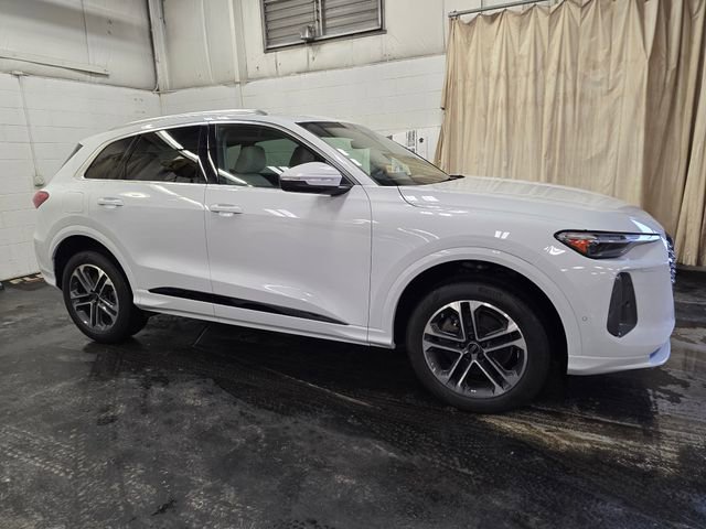 Certified 2025 Audi Q5 Premium Plus w/ Premium Plus image 9