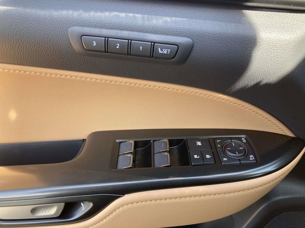 New 2026 Lexus NX 350h FWD w/ Cold Area Package image 11