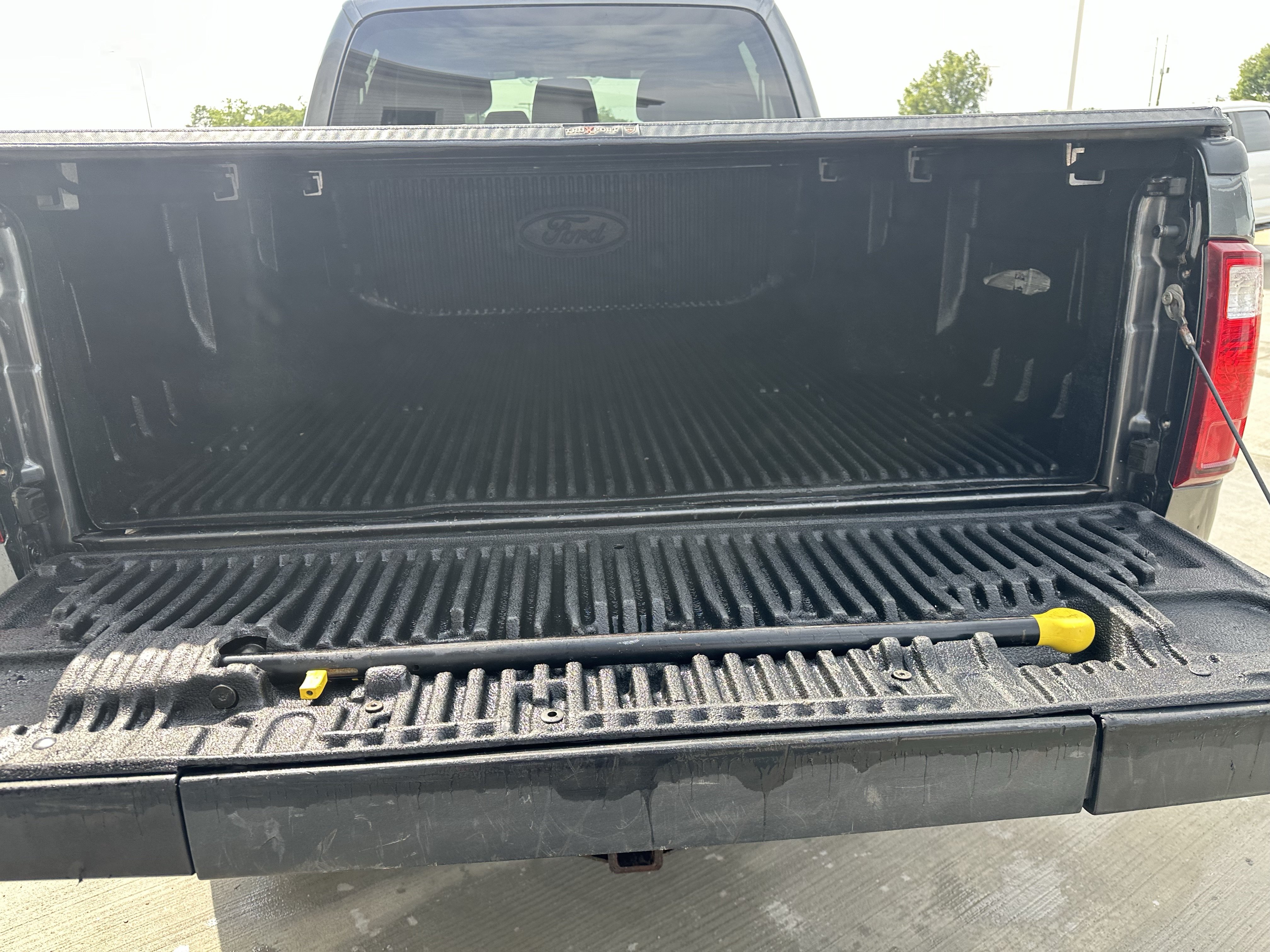 Used 2016 Ford F250 XLT w/ Camper Package AWD/4WD image 10