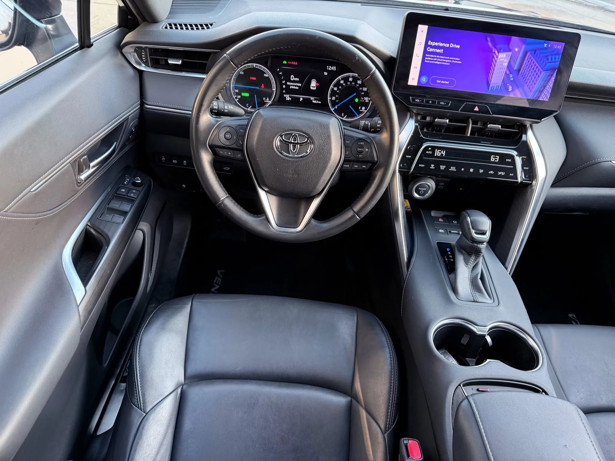 Used 2023 Toyota Venza XLE AWD/4WD image 24