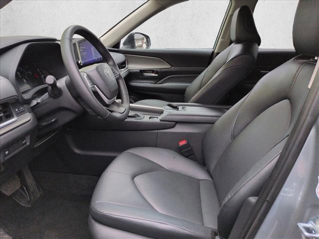 Certified 2025 Toyota Grand Highlander AWD image 16