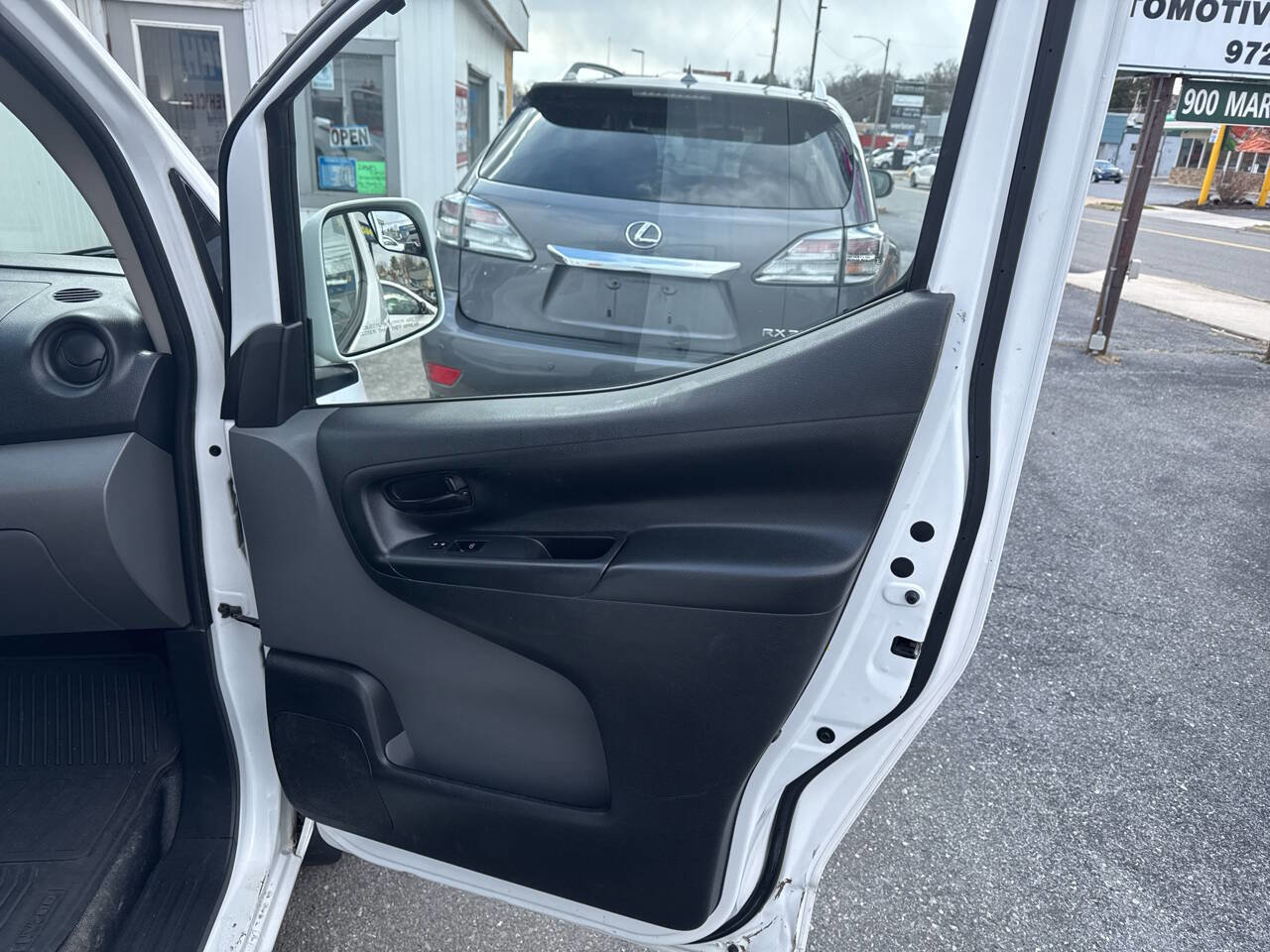 Used 2017 Nissan NV200 SV w/ Technology Package image 11
