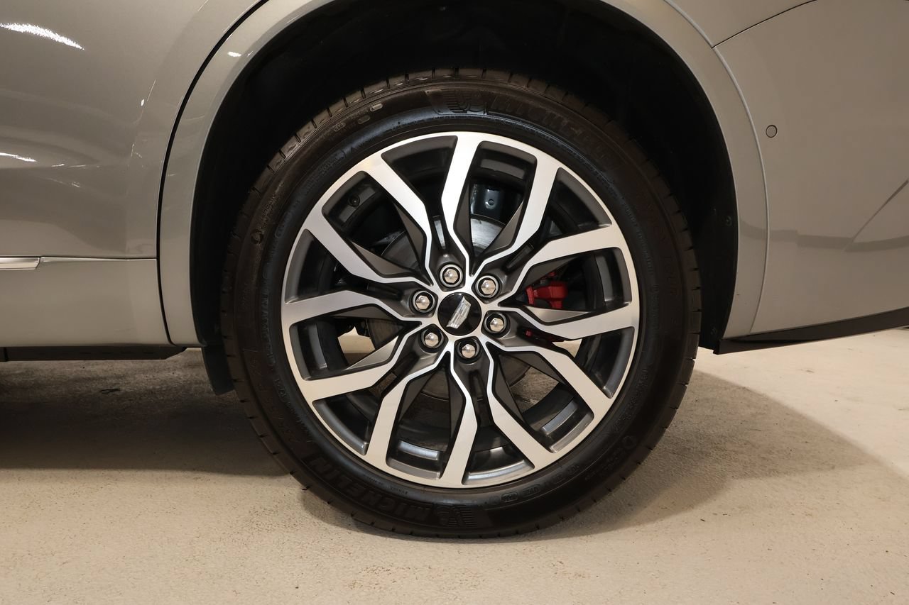 Certified 2025 Cadillac XT6 Sport w/ Platinum Package AWD/4WD image 35