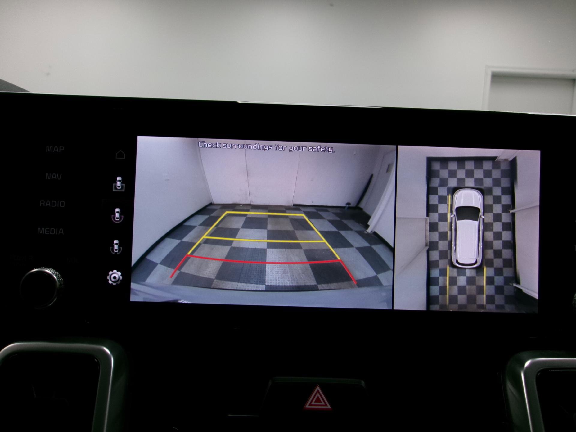 Used 2022 Kia Sorento SX Prestige w/ Rust Color Package image 7