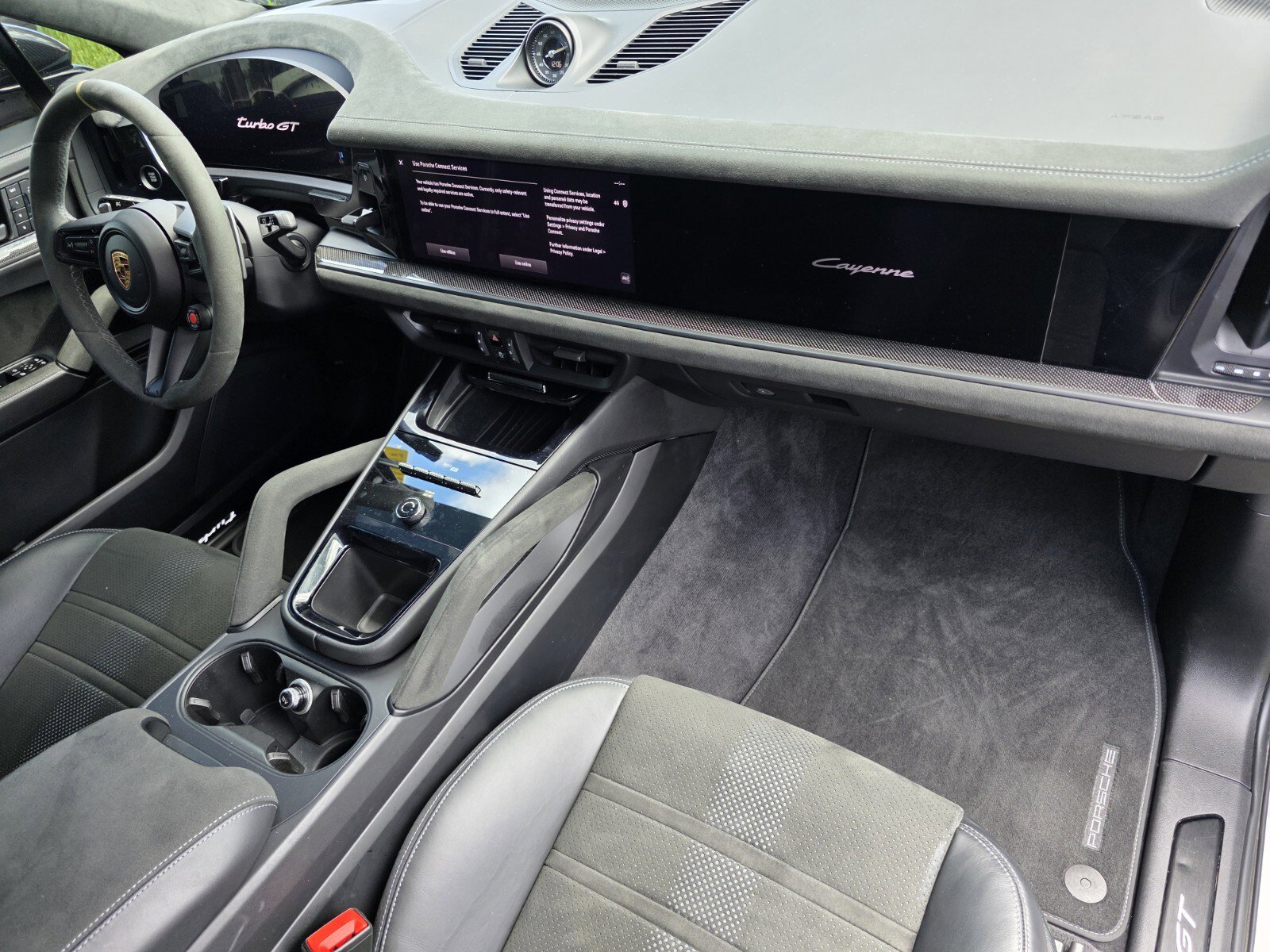 Used 2024 Porsche Cayenne Turbo GT image 29