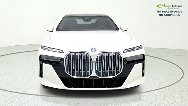 Used 2026 BMW 740i RWD image 2