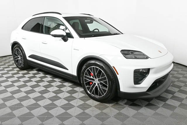 New 2025 Porsche Macan 4S Electric image 33