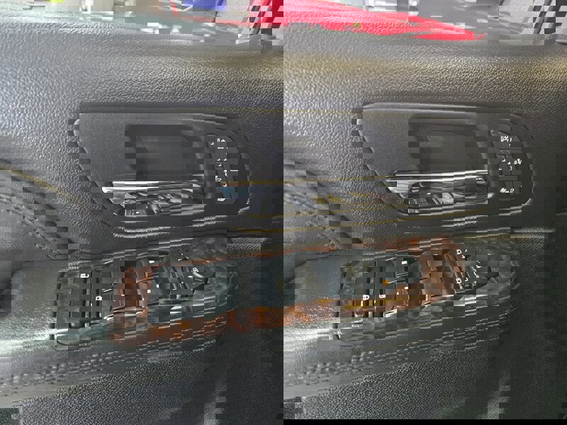 Used 2013 GMC Yukon XL Denali image 7