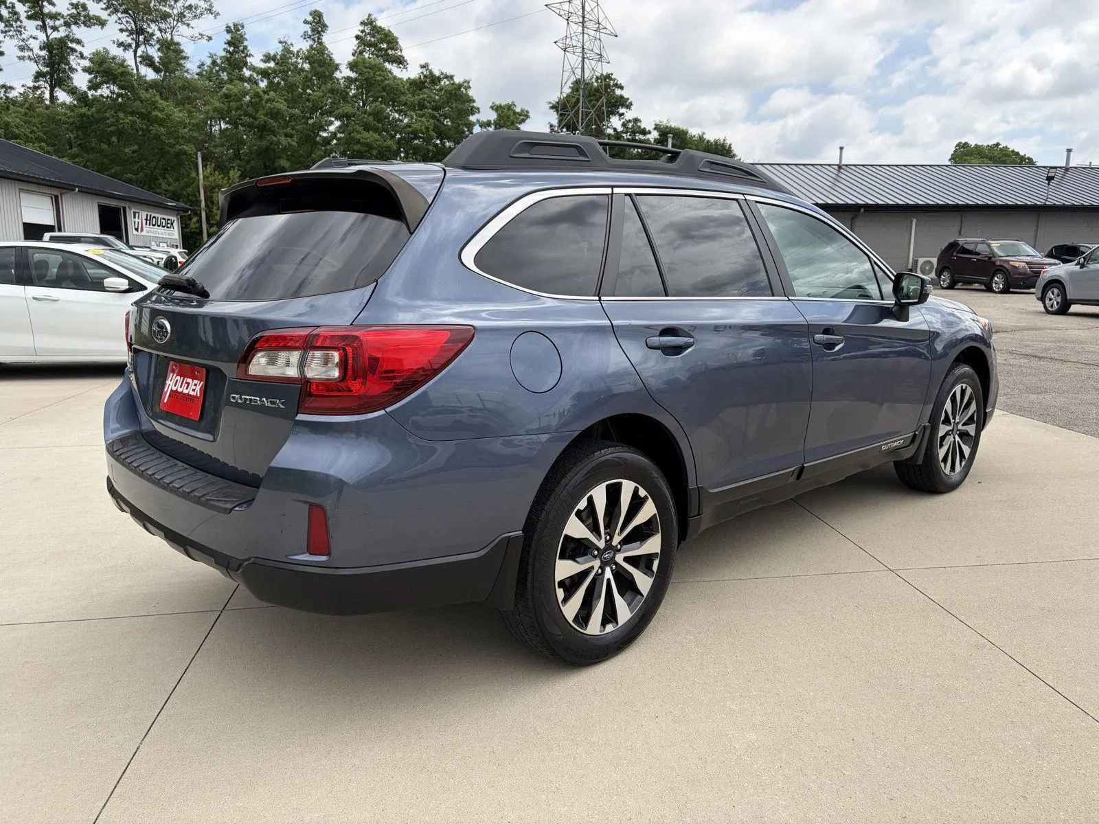Used 2015 Subaru Outback 2.5i Limited AWD/4WD image 8