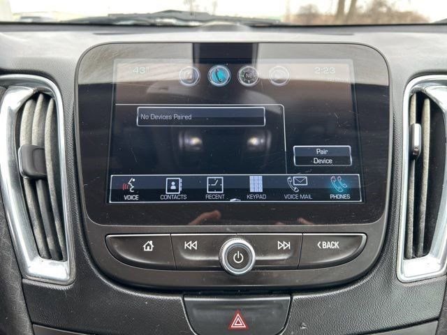 Used 2017 Chevrolet Malibu LT image 23