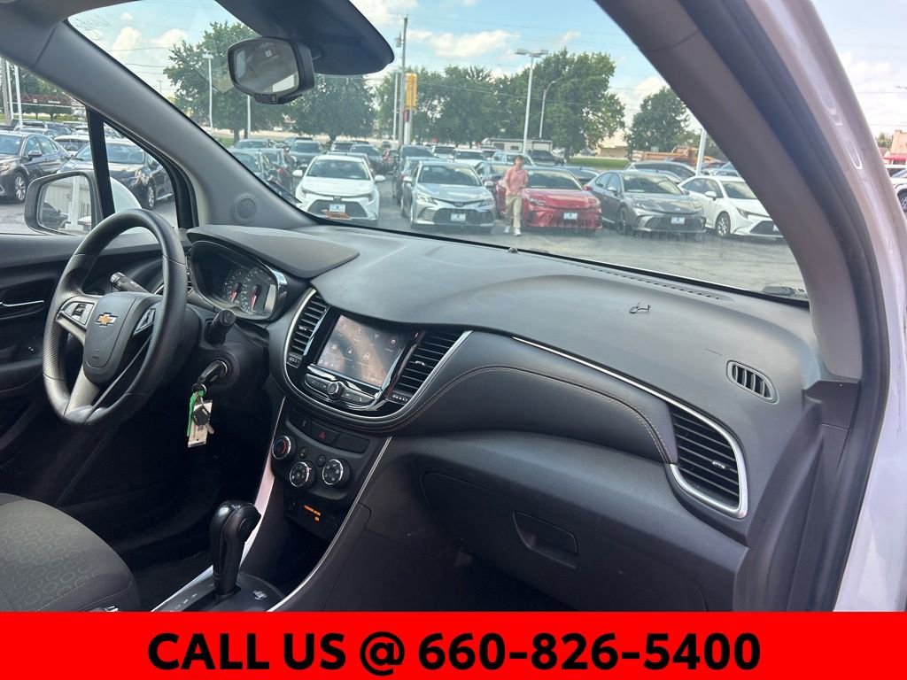 Used 2021 Chevrolet Trax LS w/ Tint and Cruise Package FWD image 7