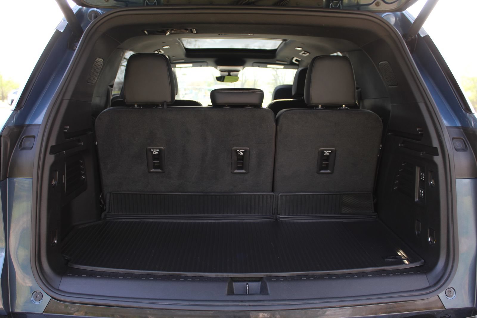 Used 2025 Chevrolet Traverse High Country w/ LPO, Floor Liner Package AWD/4WD image 27