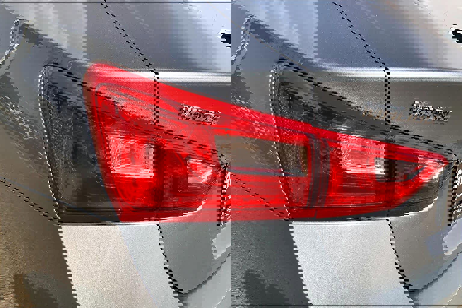 Used 2025 Chevrolet Malibu LS FWD image 32