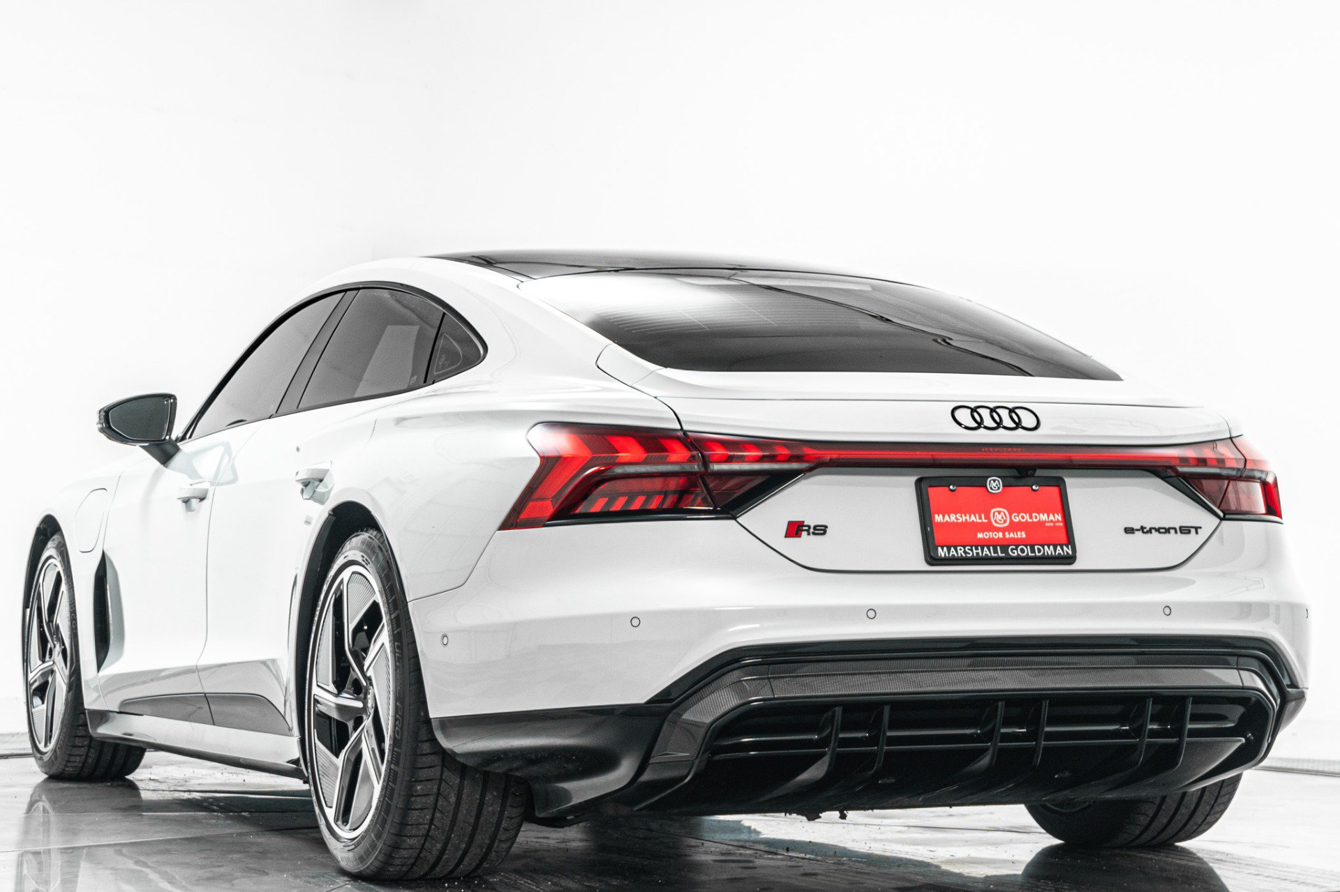Used 2023 Audi RS e-tron GT w/ Carbon Performance Package AWD/4WD image 7