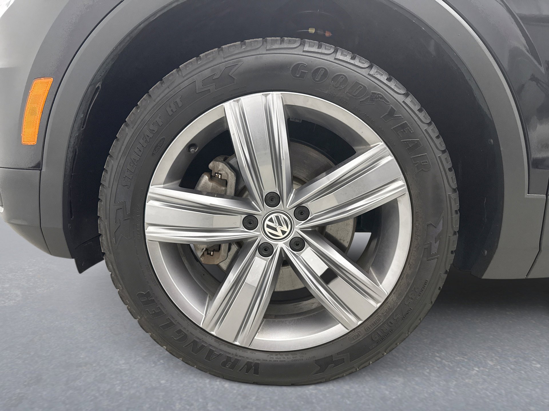 Used 2021 Volkswagen Tiguan SEL image 26