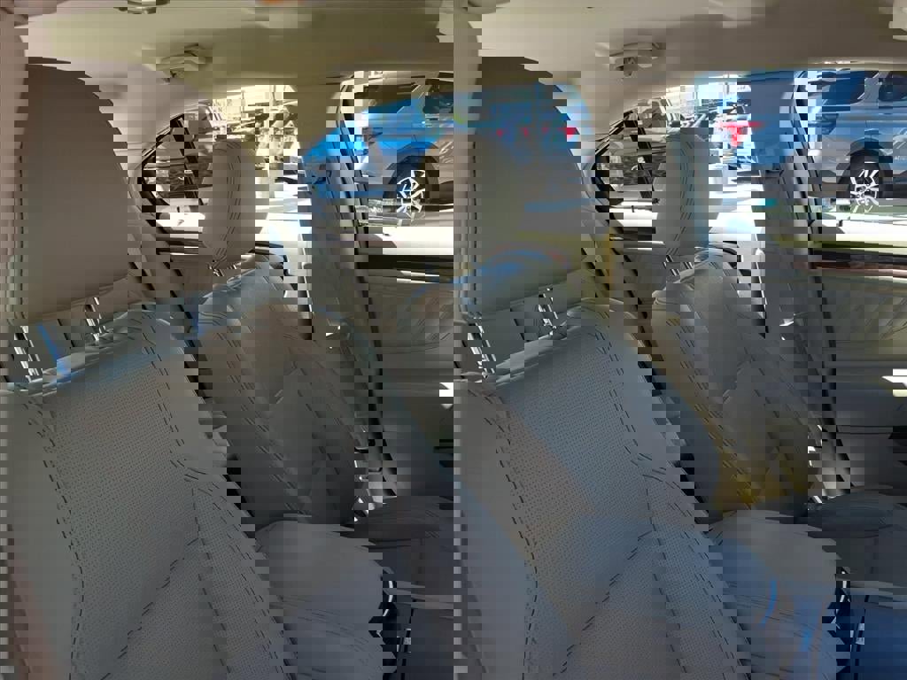 Used 2016 Ford Taurus Limited image 12