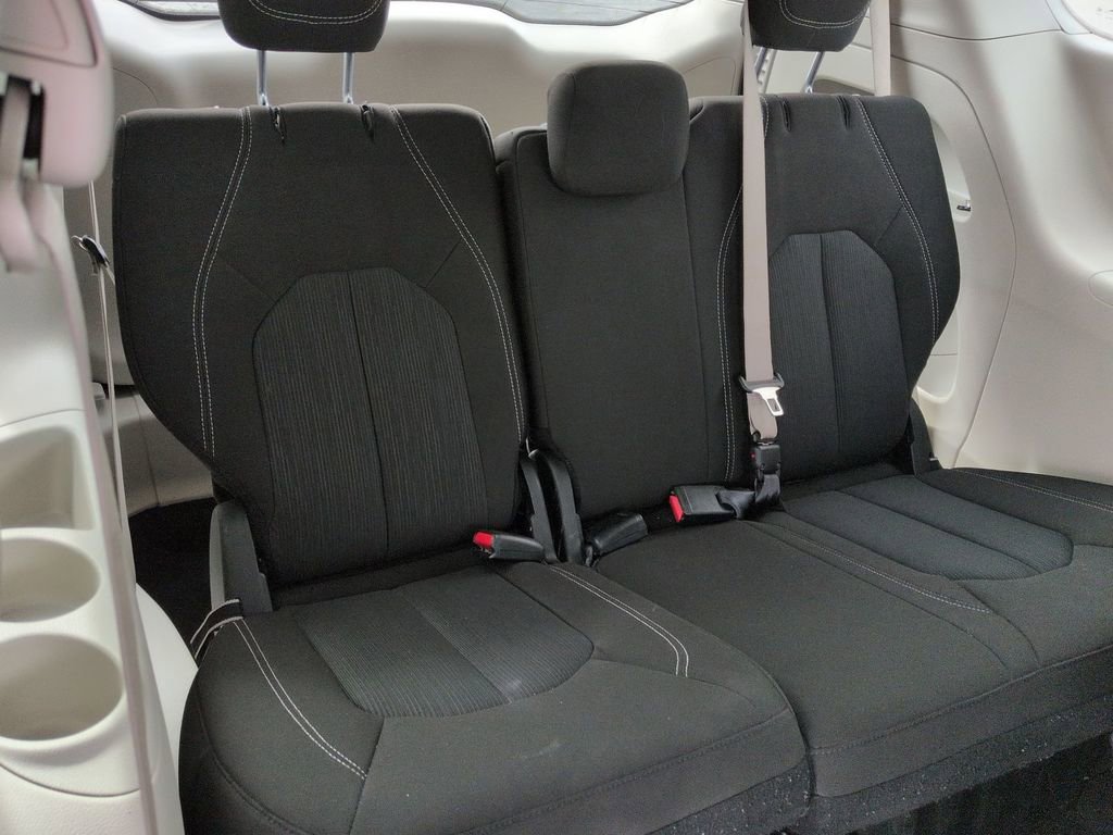 Used 2023 Chrysler Voyager LX image 39