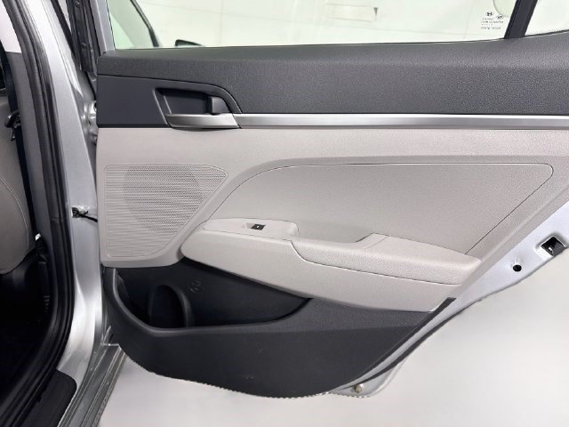 Used 2020 Hyundai Elantra SE FWD image 26