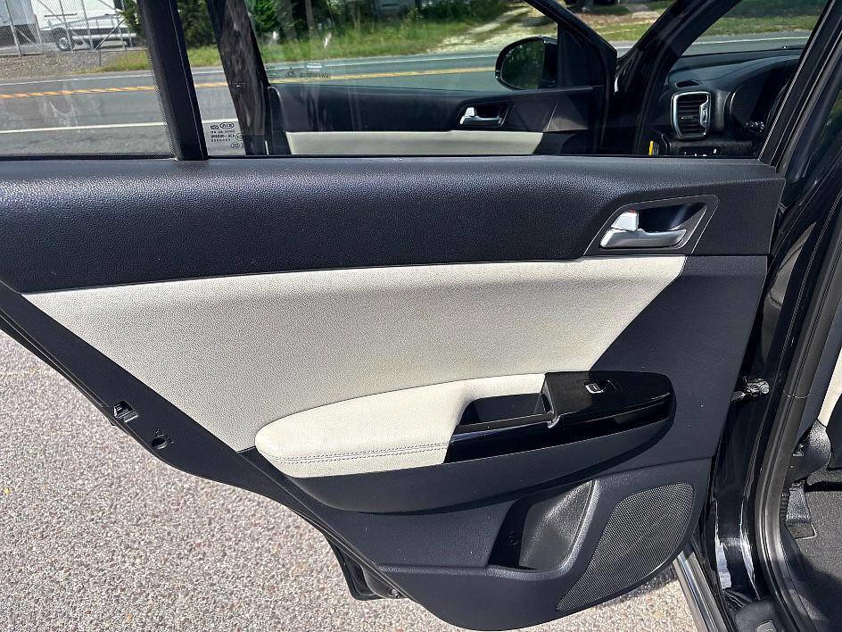 Used 2017 Kia Sportage SX image 14