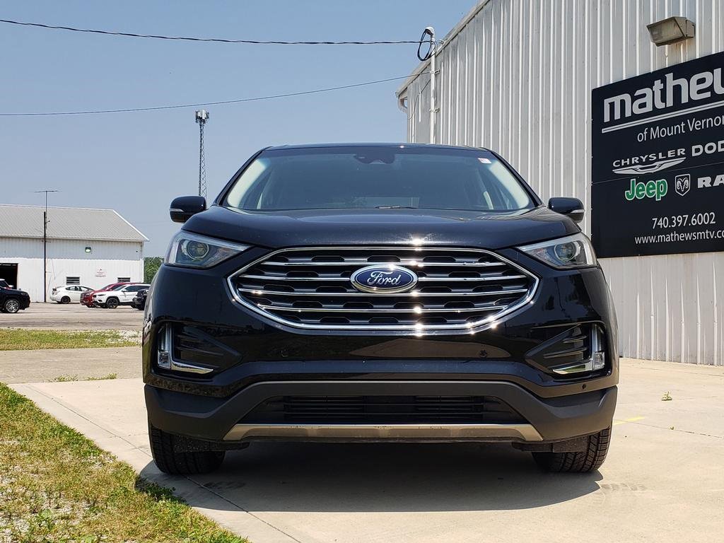 Used 2023 Ford Edge Titanium image 2
