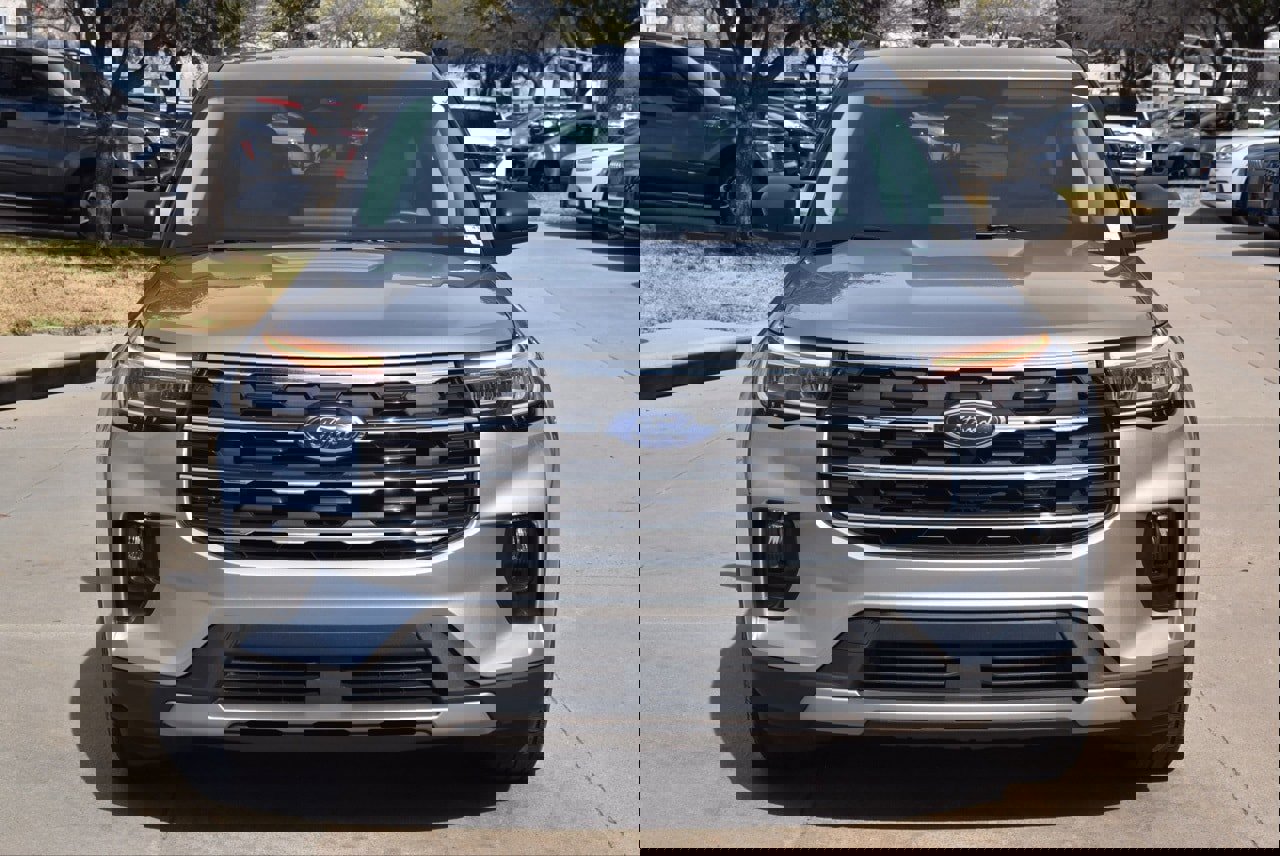 Certified 2025 Ford Explorer Active w/ Active Comfort Package image 3