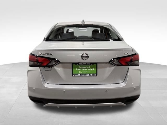 Used 2022 Nissan Versa SV image 8
