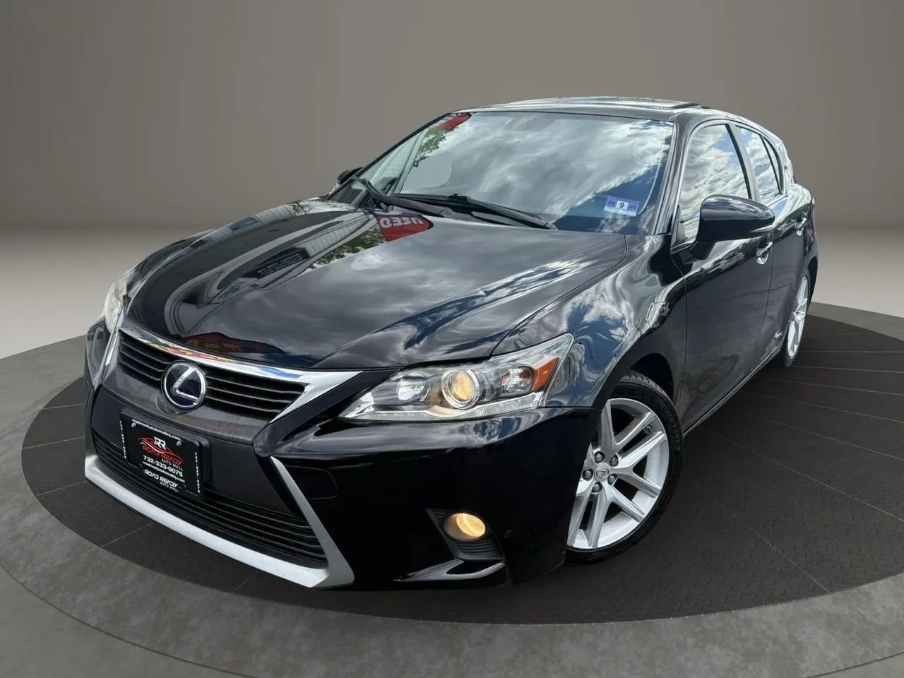 Used 2015 Lexus CT 200h FWD image 2