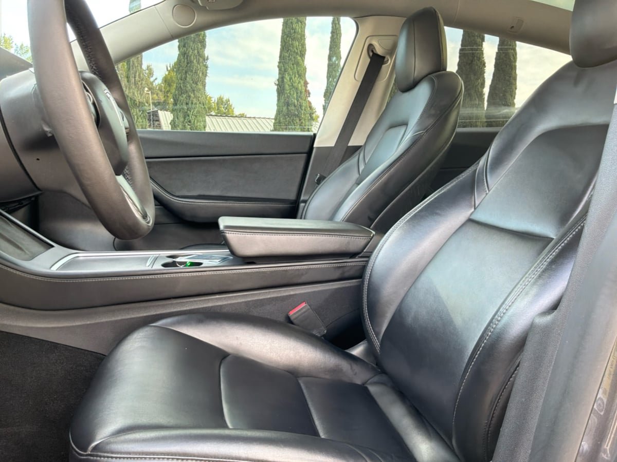 Used 2021 Tesla Model Y Long Range AWD/4WD image 18