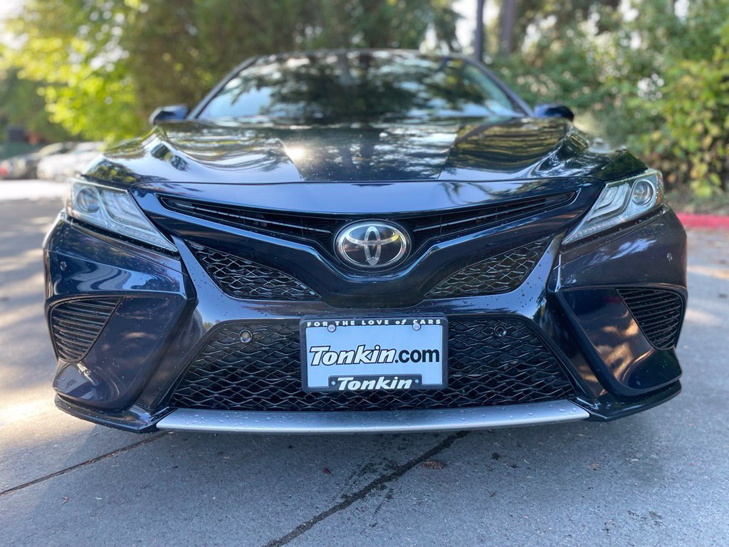 Used 2018 Toyota Camry XSE FWD image 9