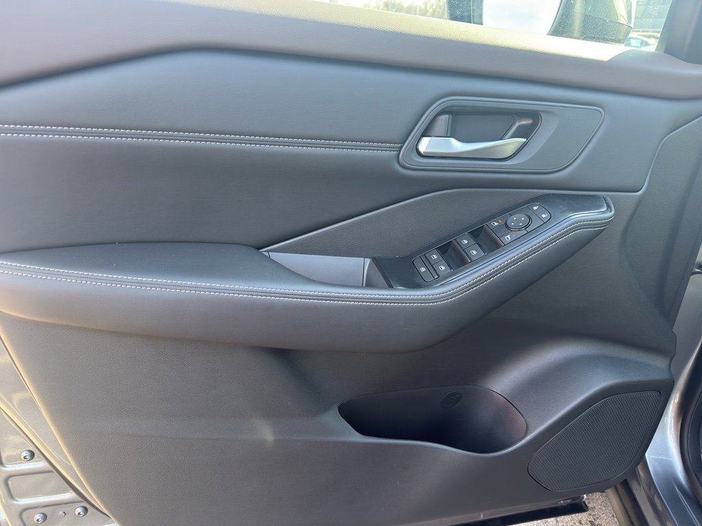 Certified 2023 Nissan Rogue SV w/ SV Premium B Package image 13