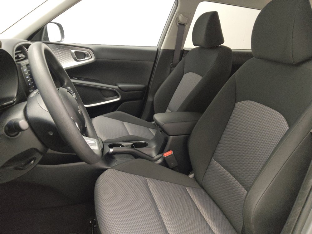 Used 2025 Kia Soul S image 17