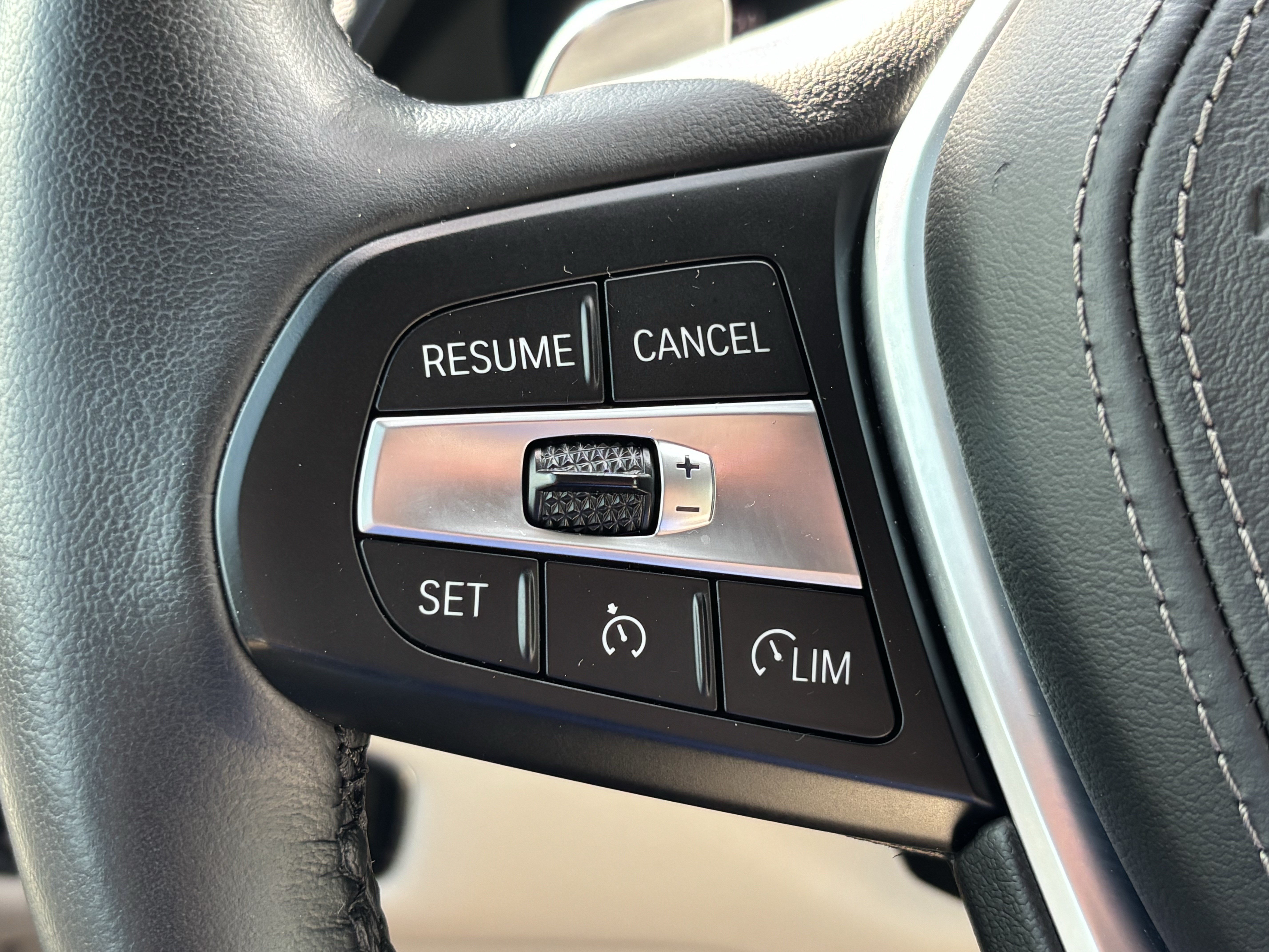 Used 2020 BMW X5 sDrive40i w/ Premium Package RWD image 19