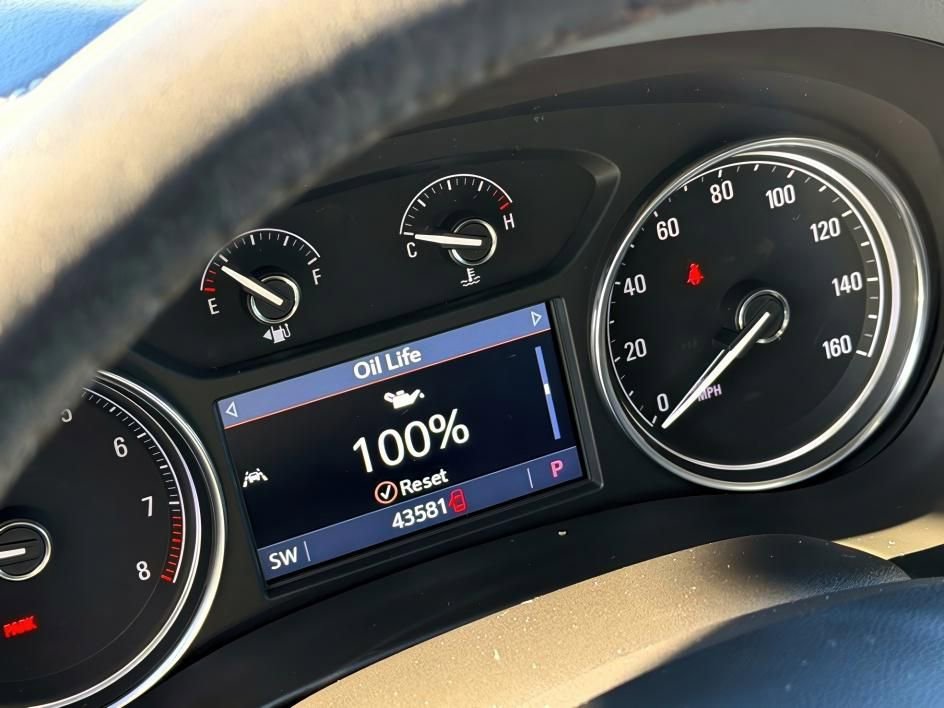 Certified 2023 Buick Enclave Essence image 19