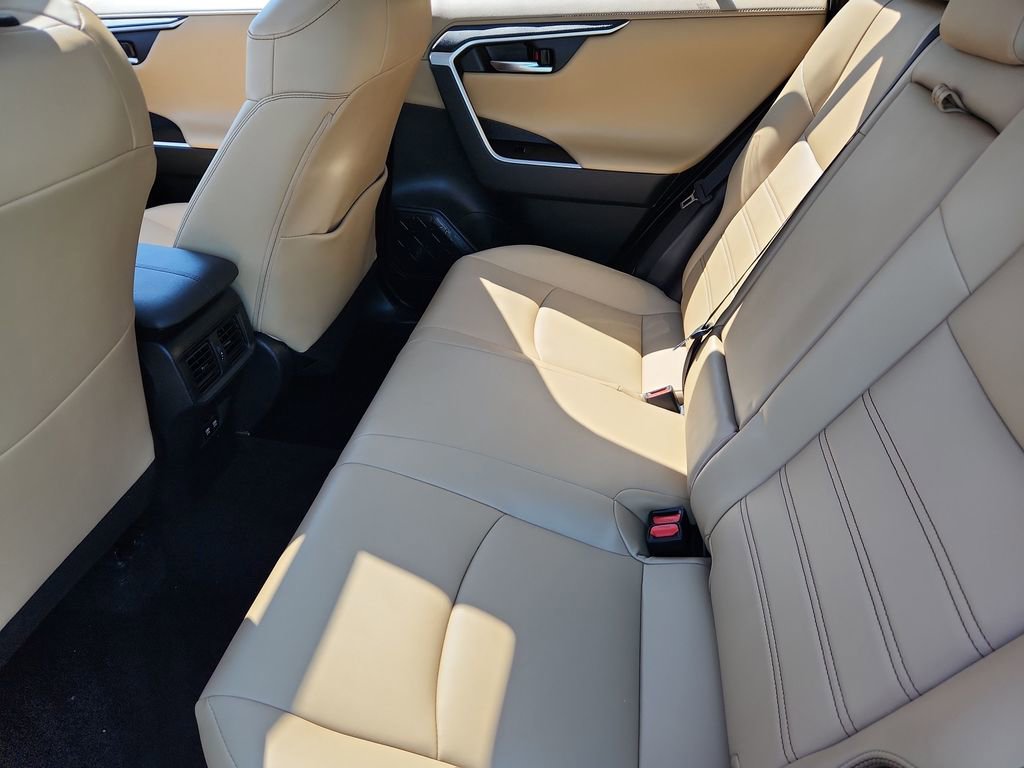 Used 2021 Toyota RAV4 Limited AWD/4WD image 5