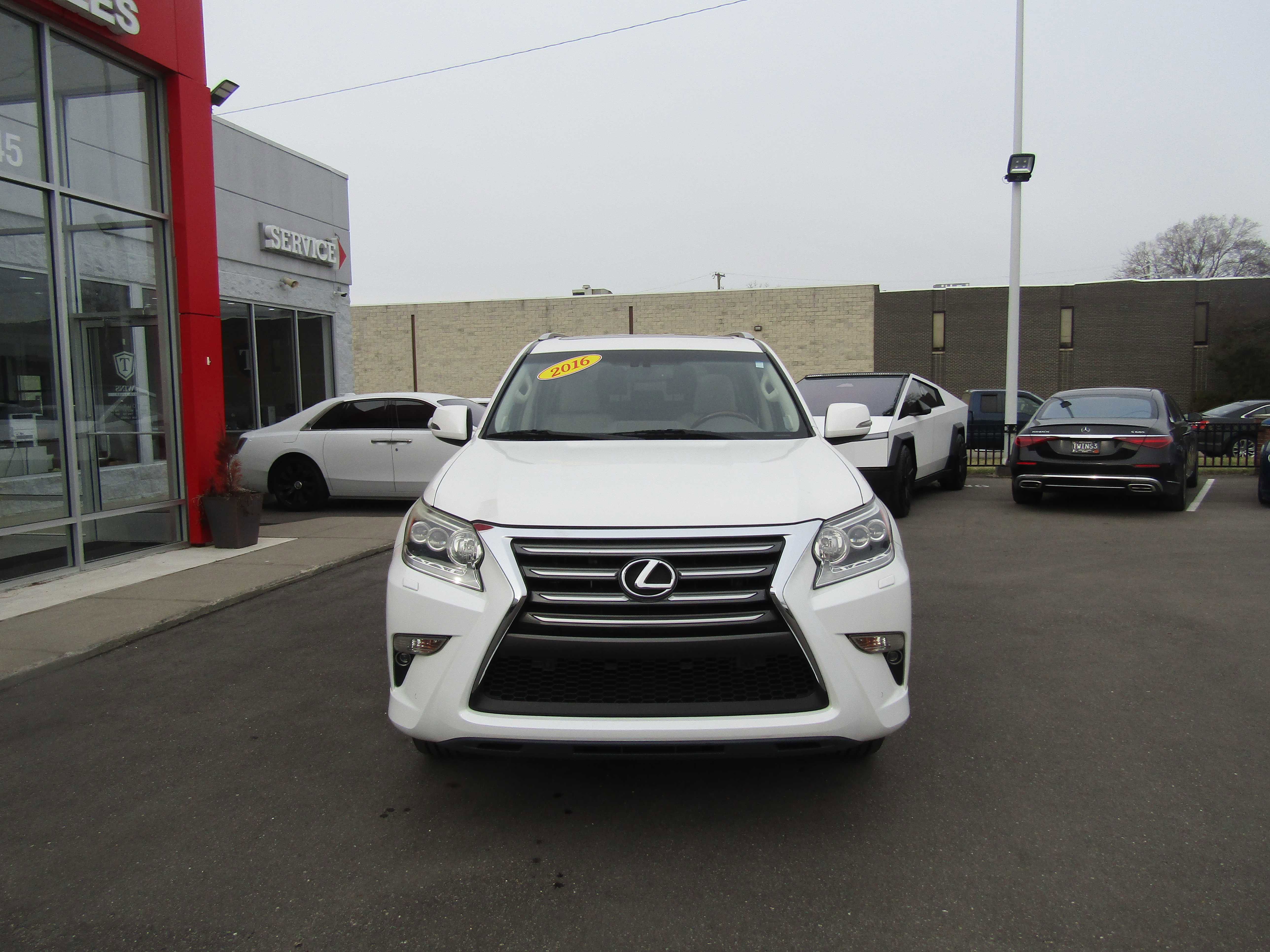 Used 2016 Lexus GX 460 w/ Premium Package image 3