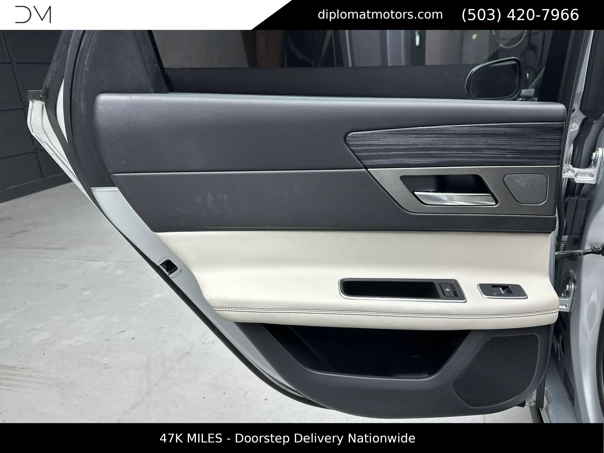 Used 2018 Jaguar XF S RWD image 25
