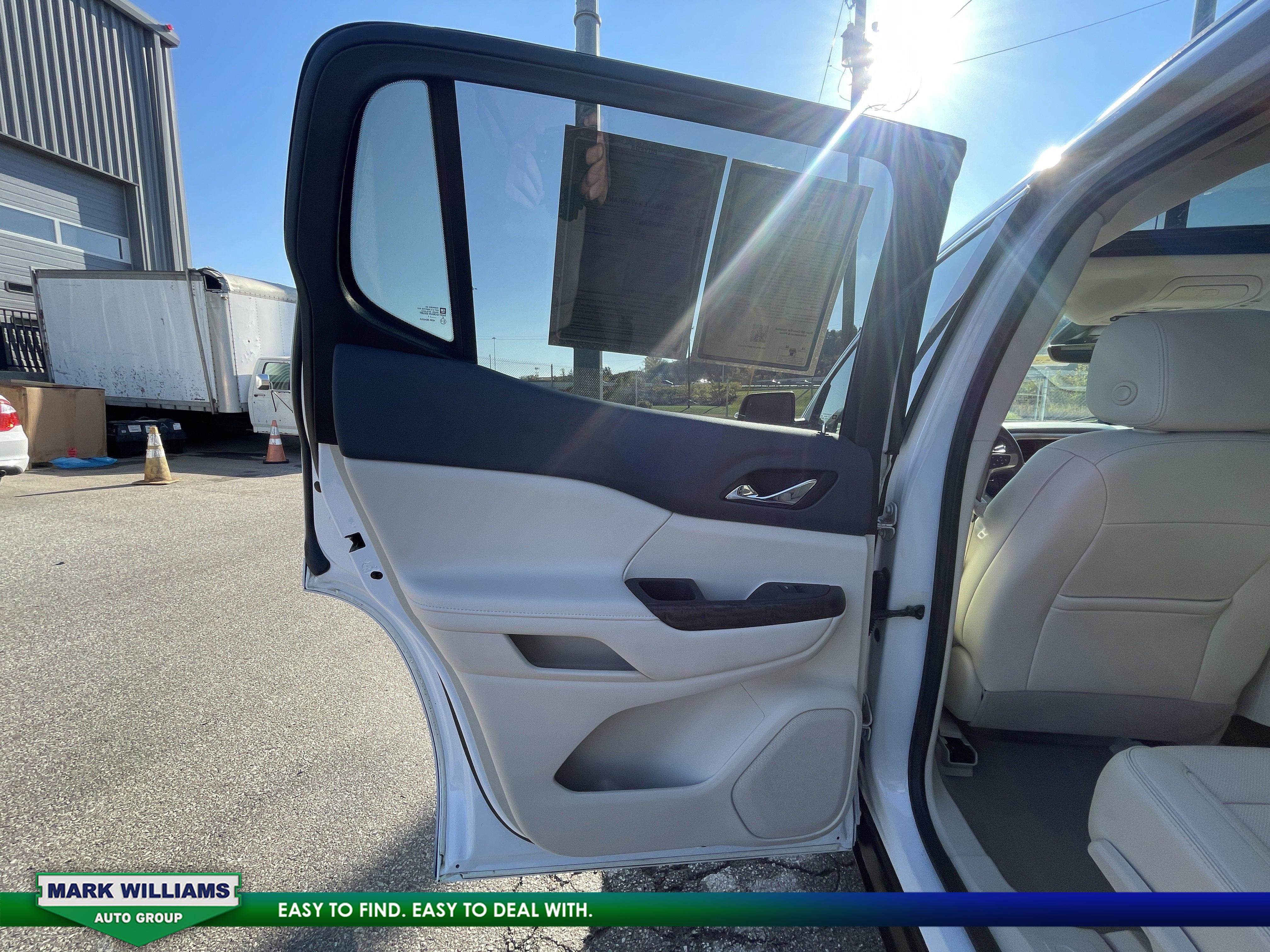 Used 2022 GMC Acadia Denali w/ Denali Ultimate Package image 29