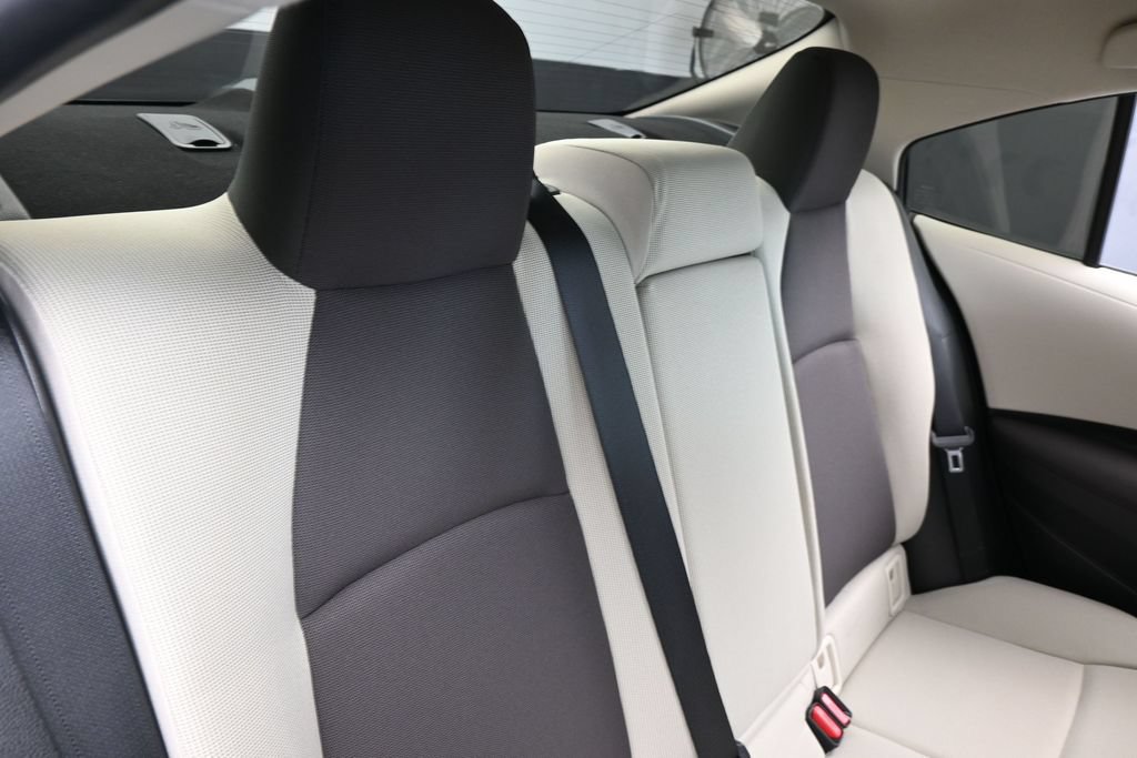 Used 2021 Toyota Corolla LE FWD image 32
