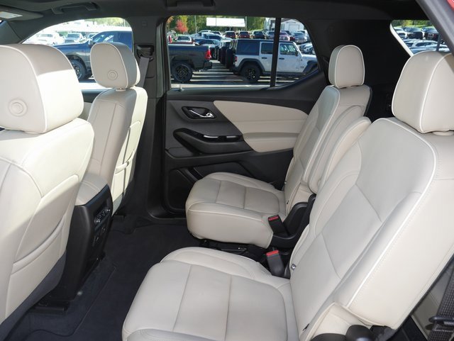 Used 2023 Chevrolet Traverse Premier image 29
