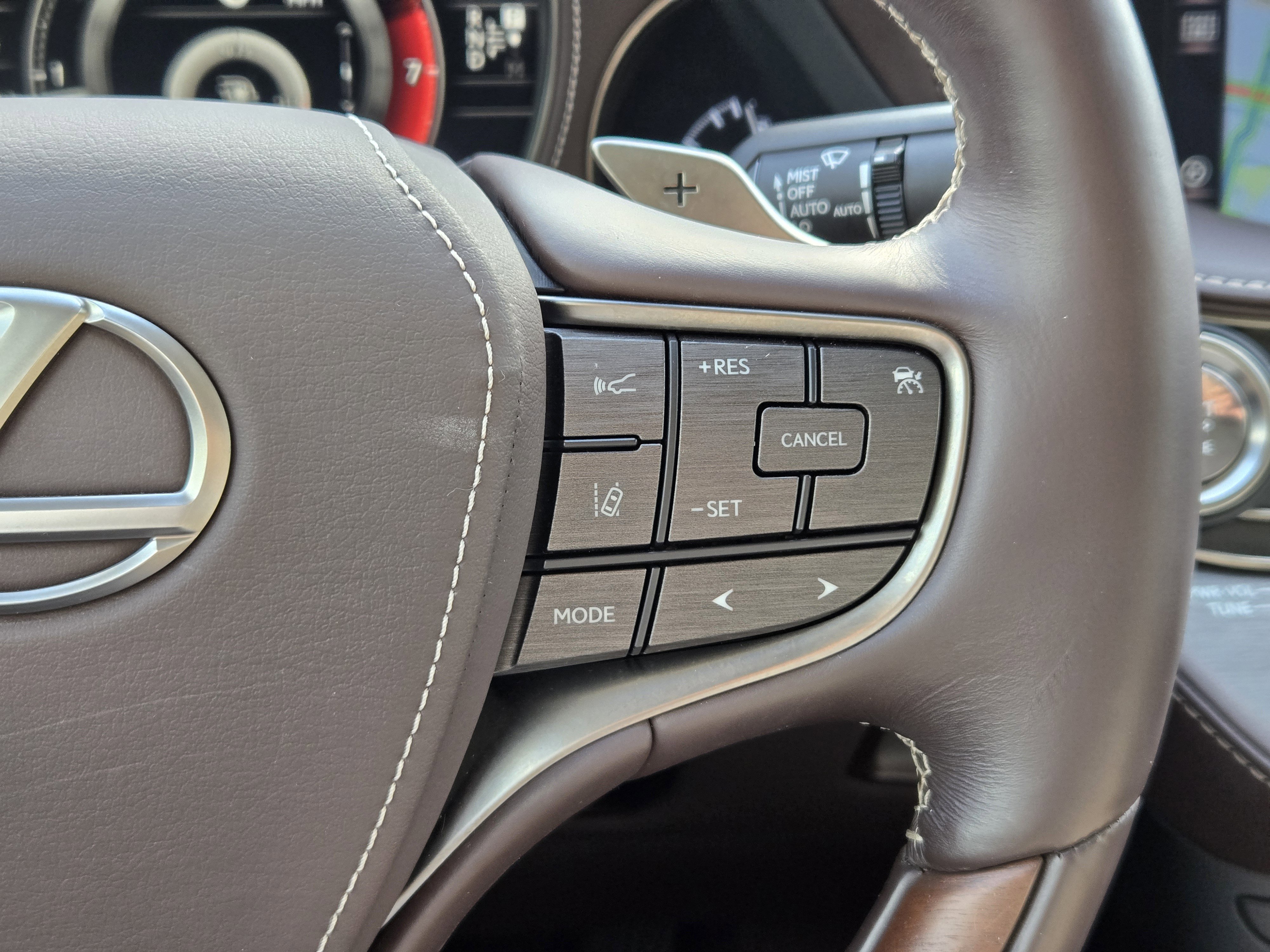 Used 2020 Lexus LS 500 w/ Interior Upgrade Package RWD image 39